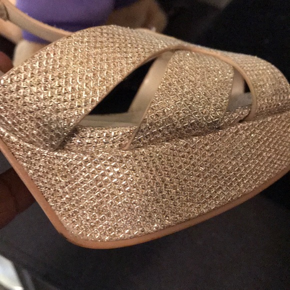 David bridal gold strappy heels(size 8) - Picture 3 of 8